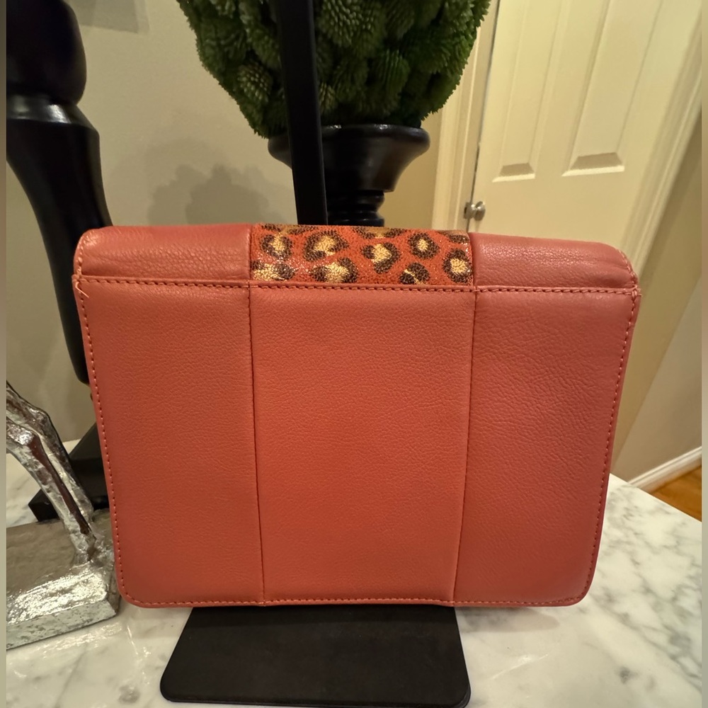 See By Chloe’ - Leopard Print Panel/Light Coral Pink Shoulder Bag - EUC - Picture 2 of 13